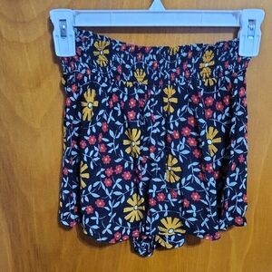 Womens Flowy Flower Shorts Size Xs